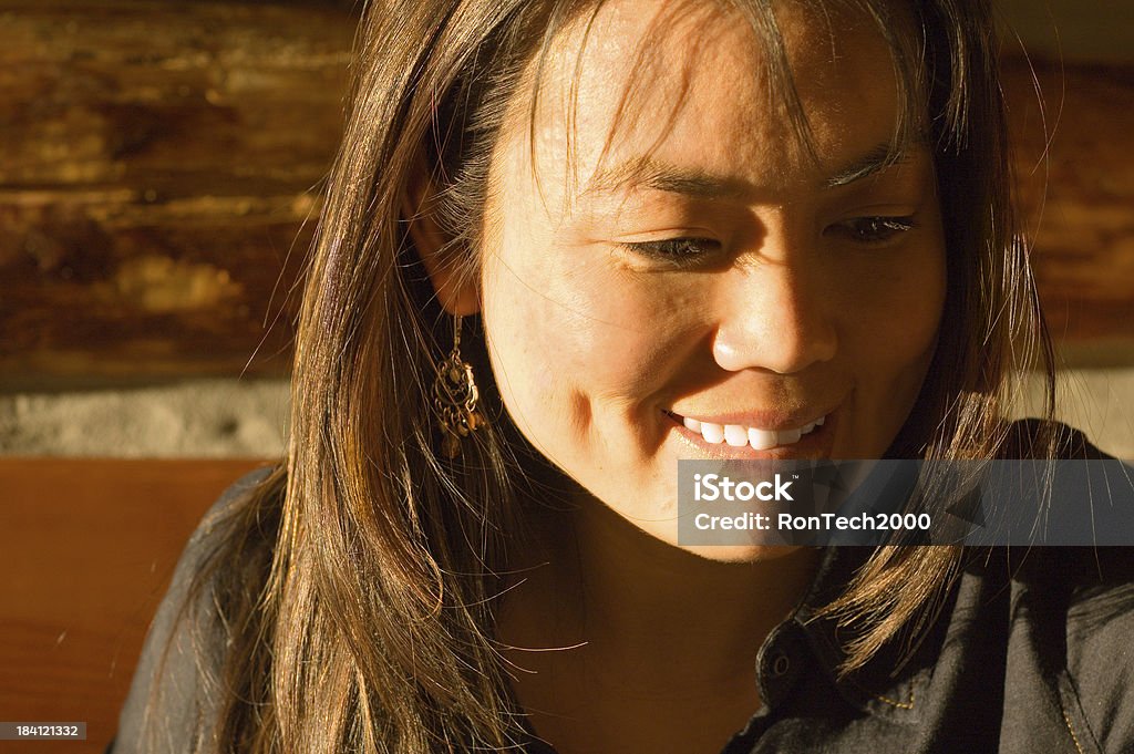 Sonriente mujer - Foto de stock de 30-39 años libre de derechos