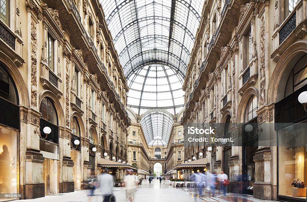 Galleria Vittorio Emanuele II en Milán, Italia - Foto de stock de Milán libre de derechos