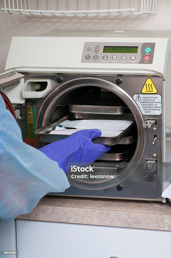 Стоматологическое офис-оборудование стерилизация - Стоковые фото Machinery роялти-фри