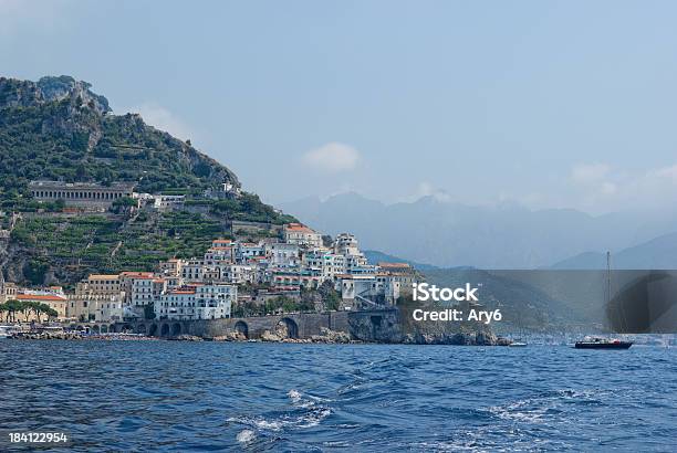 Amalfi Italia - Fotografie stock e altre immagini di Acqua - Acqua, Amalfi, Ambientazione esterna