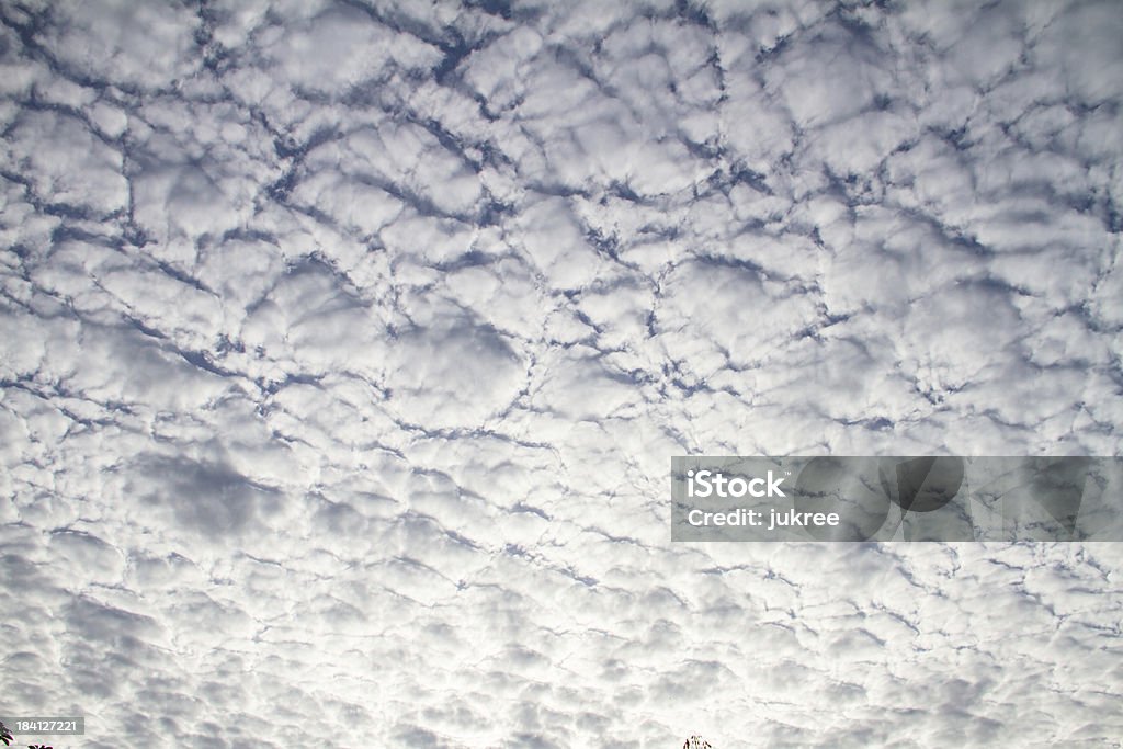 Blu cielo e bianco nuvola - Foto stock royalty-free di Ambientazione esterna