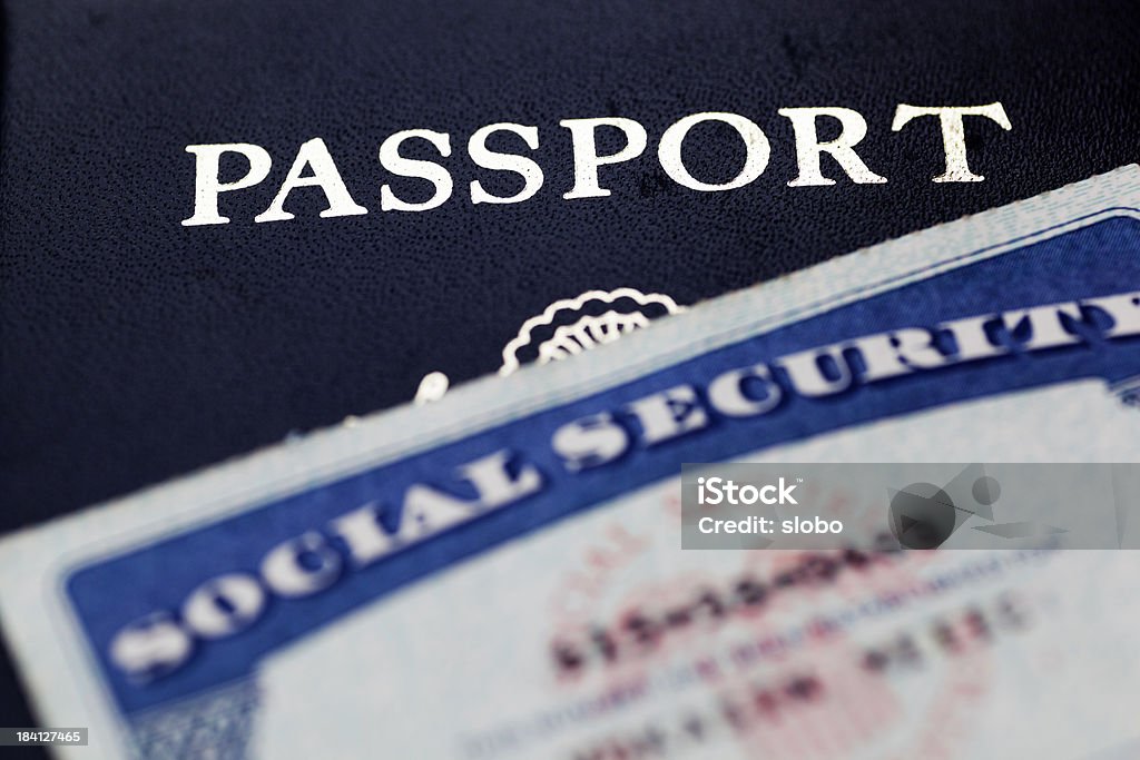 Paszport, Karta ubezpieczenia społecznego - Zbiór zdjęć royalty-free (Bez ludzi)