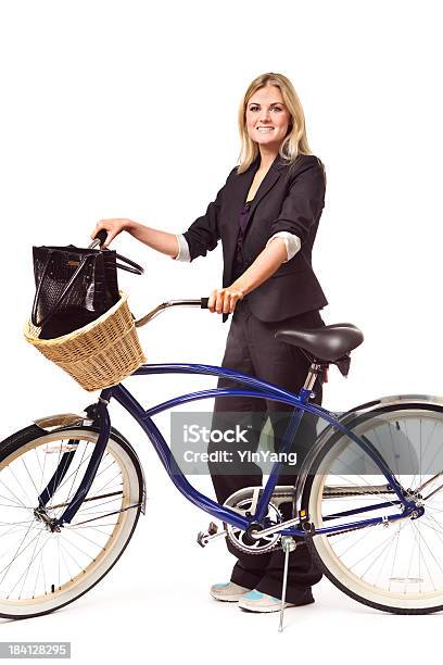 Foto de Transporte Ecológico Andar De Bicicleta Para O Trabalho No Fundo Branco Vt e mais fotos de stock de 20 Anos