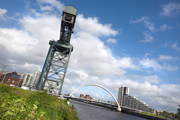 istock Glasgow Landmarks: Finnieston Crane and Arc Bridge 184128796
