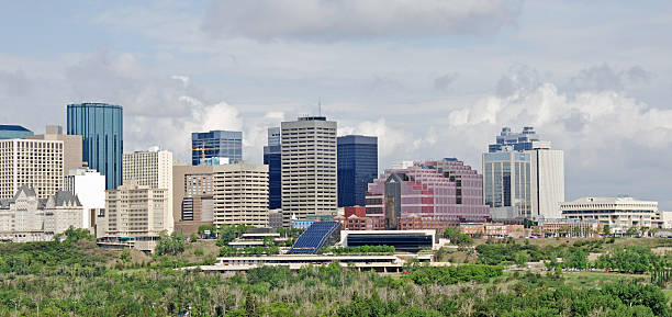istock Edmonton Skyline in the Early Summer 184129365