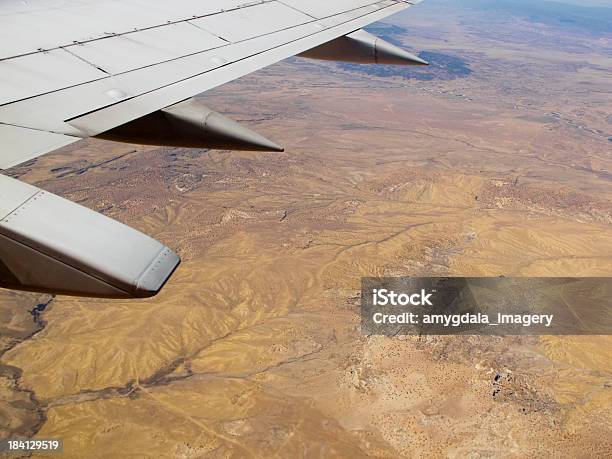 Aerei Deserto Paesaggio - Fotografie stock e altre immagini di A mezz'aria - A mezz'aria, Aereo di linea, Aeroplano
