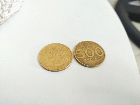 500 rupiahs coins
