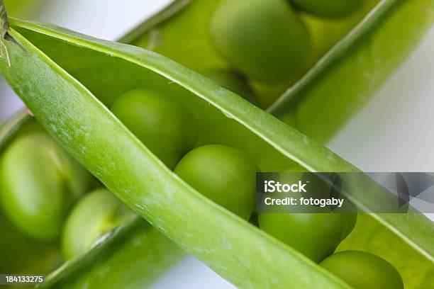 Vagem De Ervilha Com Ervilhas - Fotografias de stock e mais imagens de Alimentação Saudável - Alimentação Saudável, Beleza, Comida