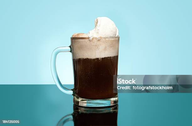 Affogato Di Root Beer - Fotografie stock e altre immagini di Affogato di root beer - Affogato di root beer, Bibita gassata, Bevanda spumosa