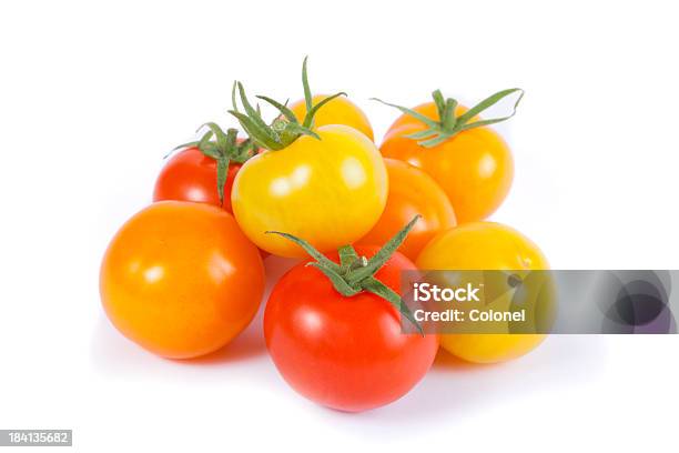 Pomarańczowy Czerwony I Żółty Pomidorek Cherry Odmiany - zdjęcia stockowe i więcej obrazów Pomidorek cherry