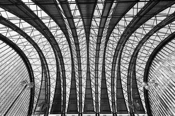 roof of canary wharf subway station - double_p stockfoto's en -beelden