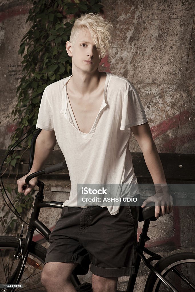 Retrato de un hombre joven - Foto de stock de Adulto libre de derechos