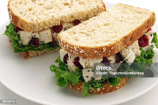 チキンサラダサンドイッチ - たんぱく質のストックフォトや画像を多数ご用意 - たんぱく質, クランベリー, クローズアップ