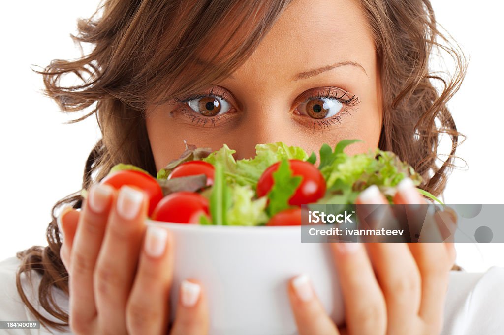 Jovem mulher preparando salada healhty - Foto de stock de Adulto royalty-free