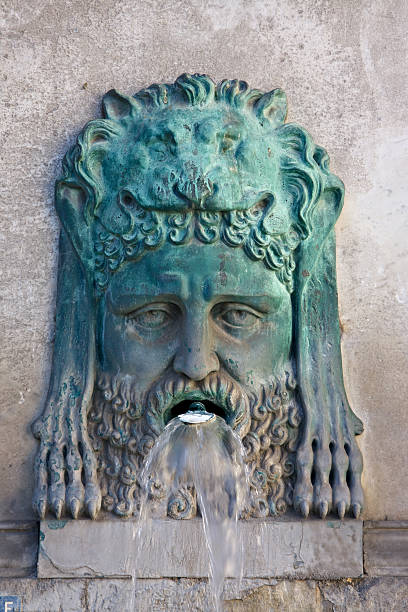 istock Arles - Fountain bronze statue 184140443