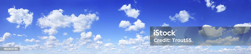 Wolkengebilde weißen Wolken in den blauen Himmel - Lizenzfrei Himmel Stock-Foto