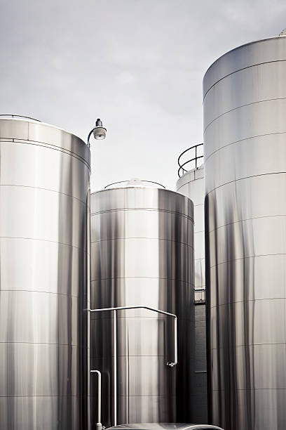 chemical silos in lagerraum für lebensmittel - silo tank stock-fotos und bilder