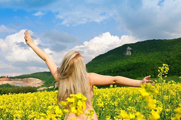 istock free and naked 184144702