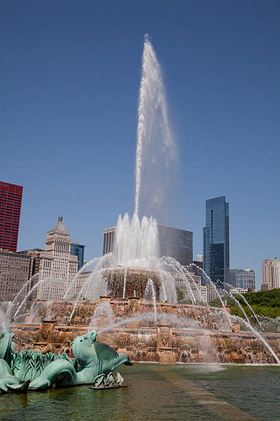 istock Buckingham fountain in Chicago 184147802