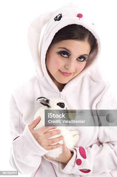 若い女性の Bunny Rabbit Hoody を押します - 1人のストックフォトや画像を多数ご用意 - 1人, 20-24歳, 20代