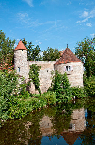 dinkelsbühl-tower da muralha da cidade medieval, dreigangsturm - on stone dinkelsbuhl wall - fotografias e filmes do acervo