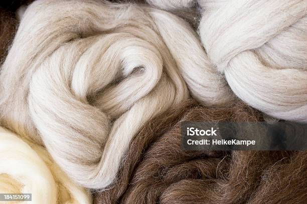 Nova Lã Em Cores Naturais - Fotografias de stock e mais imagens de Lã - Lã, Castanho, Pelo de animal