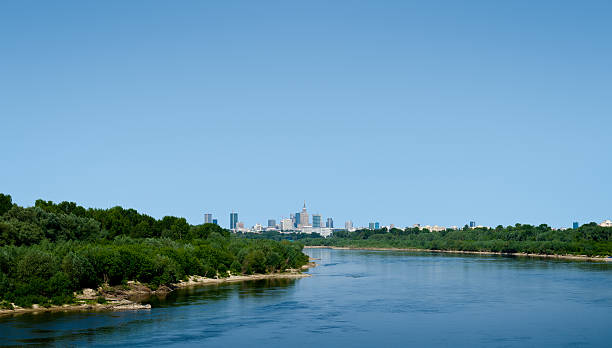 istock Warsaw skyline with Vistula river 184151262