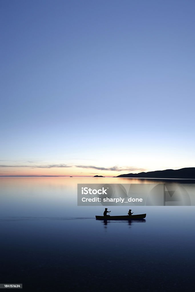 XXXL crépuscule canoë - Photo de Lac libre de droits