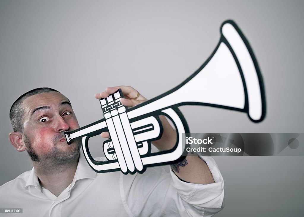 Trumpet człowiek - Zbiór zdjęć royalty-free (Granie)