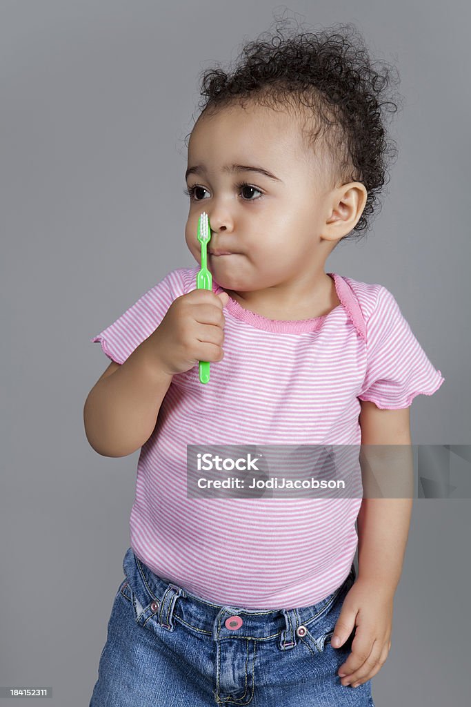 Jovem Menina com escova de dentes - Royalty-free 2-3 Anos Foto de stock