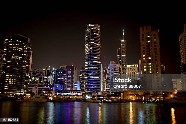 Marina De Dubai Foto de stock y más banco de imágenes de Agua - Agua, Aire libre, Alto - Descripción física