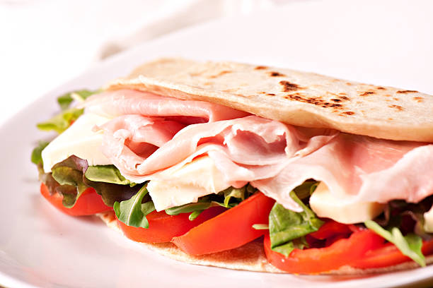 piadina italiana tradicional - mayo mayonnaise salad plate fotografías e imágenes de stock