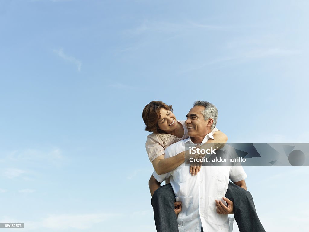 Joyeux couple d'âge mûr - Photo de Quinquagénaire libre de droits