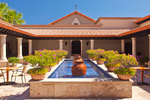 Panoramic view of the interior of the Igreja Matriz de Colares Nossa Senhora da Assunção