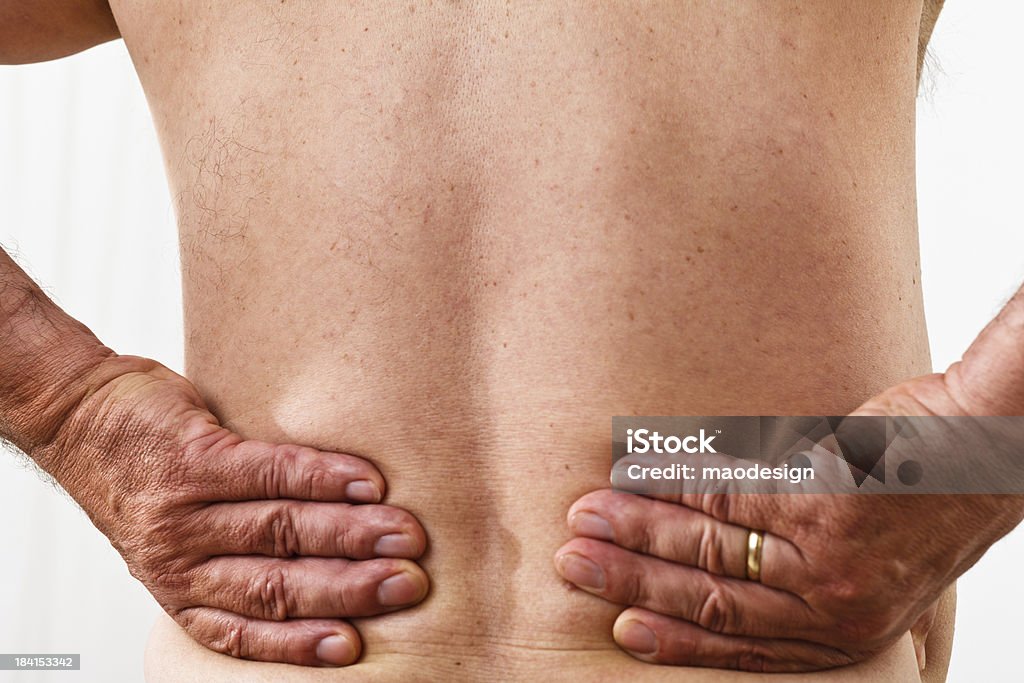 Homem Maduro com dor lombar, Vista traseira - Foto de stock de 50-54 anos royalty-free
