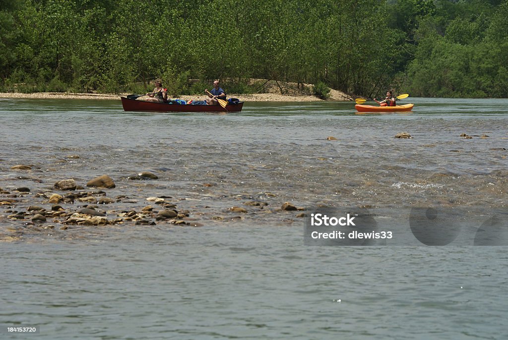 Famiglia in canoa, kayak insieme - Foto stock royalty-free di Famiglia