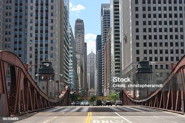 Chicago Lasalle Boulevard E Câmara De Comércio - Fotografias de stock e mais imagens de Chicago - Illinois - Chicago - Illinois, Rua, Dia