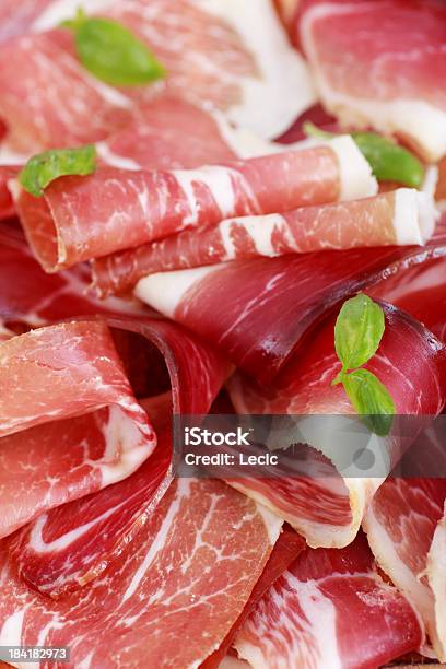 Photo libre de droit de Tranches De Prosciutto banque d'images et plus d'images libres de droit de Aliment - Aliment, Aliment en portion, Aliment fumé