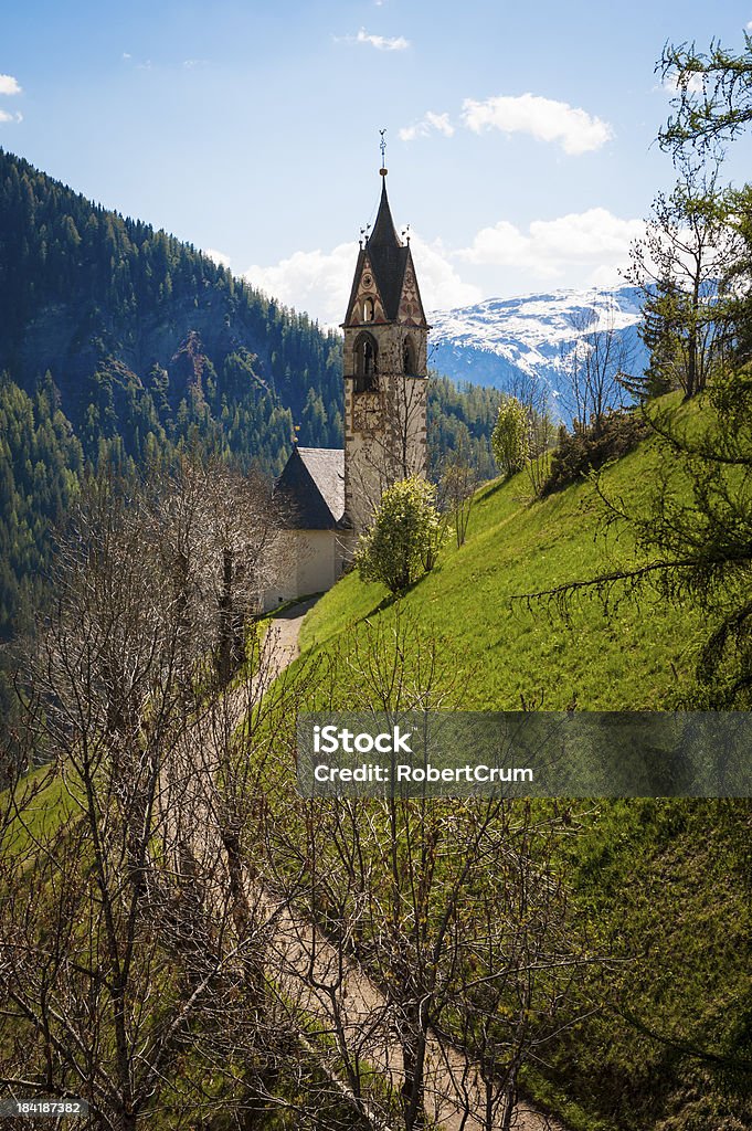 Iglesia y chapitel, tiroleses región de Italia - Foto de stock de Aguja - Chapitel libre de derechos