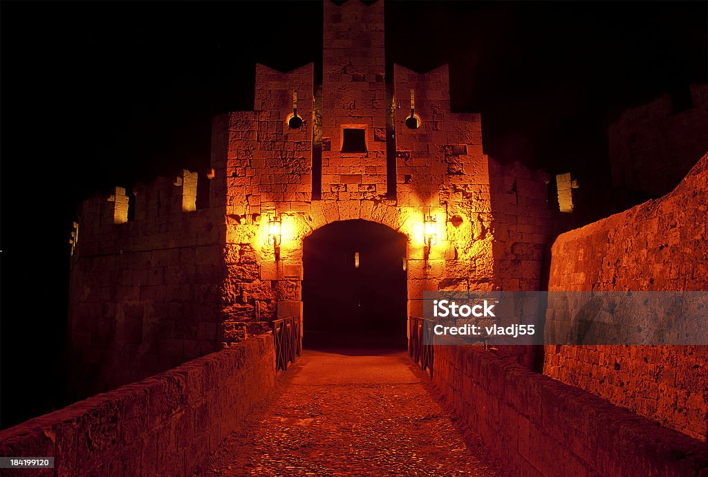 Muralhas da cidade Medieval de Rodes cidade (noite), Grécia - Foto de stock de Anos 1300 royalty-free