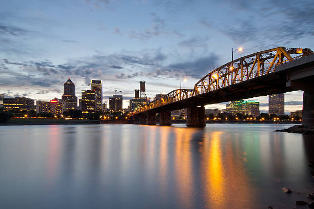 istock Portland Skyline and Hawthorne Bridge at Sunset 184199568