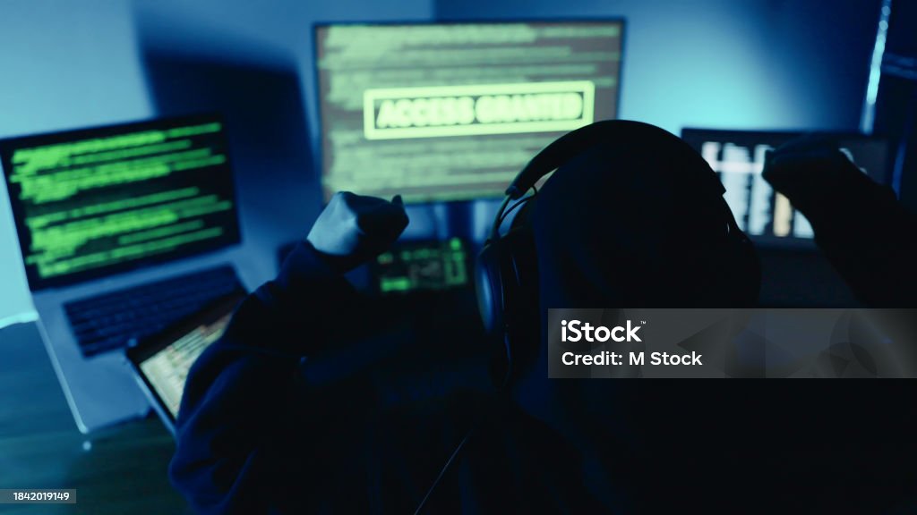 Professional Hacker Successfully Using Code Designing Virus System And ...