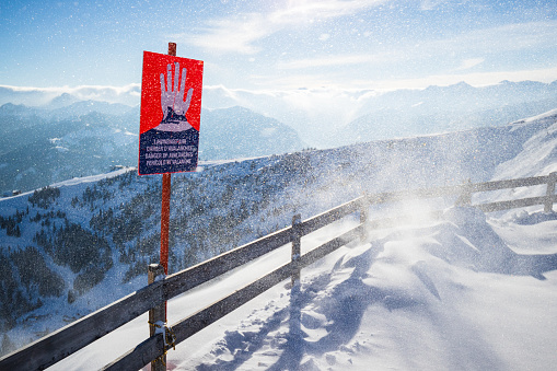 Avalanche warning on the Hochzillertal ski slope at the top of the mountain