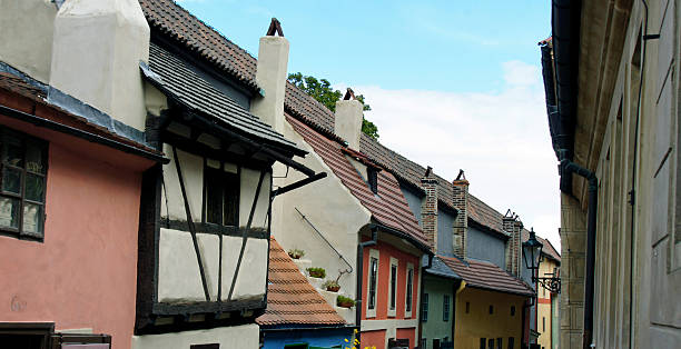 istock golden alley 184203744