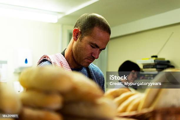 Sándwich De Decisiones Foto de stock y más banco de imágenes de Al horno - Al horno, Barra de pan francés, Bocadillo