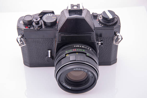 istock Old 35 mm film camera 184216503