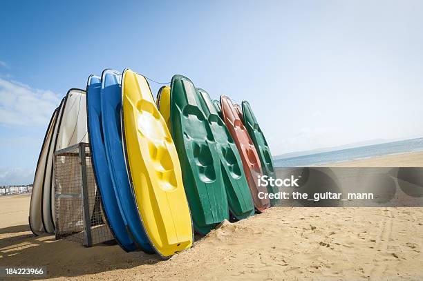 Plaża Kajaki - zdjęcia stockowe i więcej obrazów Plaża - Plaża, Weymouth, Bez ludzi