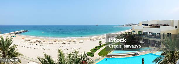 Panorama De La Playa Del Hotel De Lujo De Fujairah Emiratos Árabes Unidos Foto de stock y más banco de imágenes de Actividades recreativas