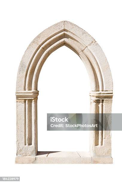 Gotico Originale Porta Isolato Su Sfondo Bianco - Fotografie stock e altre immagini di Arco - Architettura - Arco - Architettura, Pietra - Materiale da costruzione, Finestra