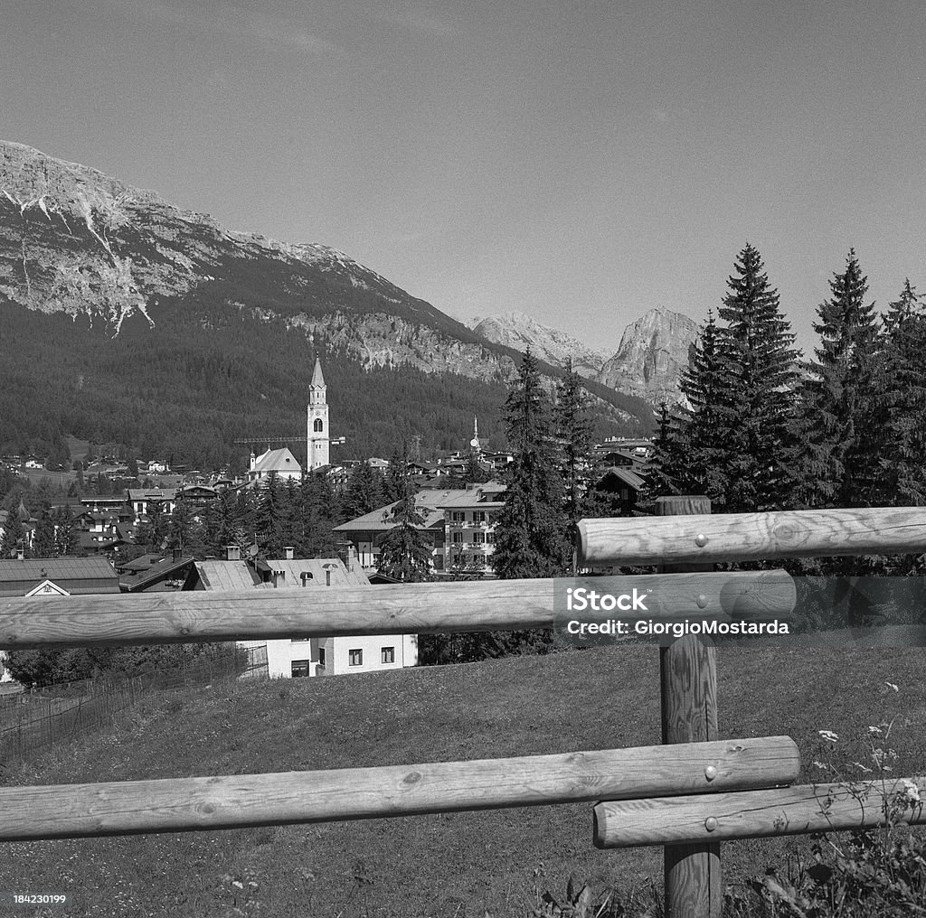 Cortina D'Ampezzo com Hassy - Foto de stock de Belluno royalty-free